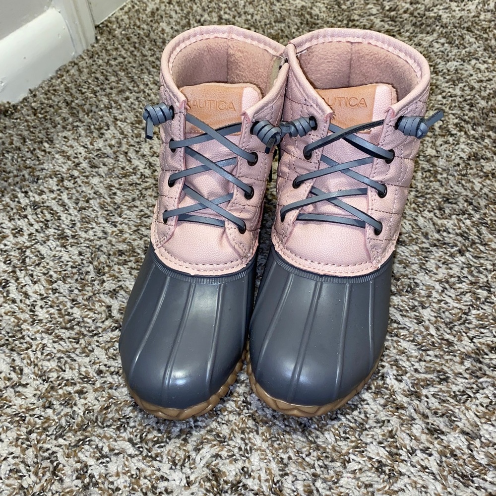Duck boots